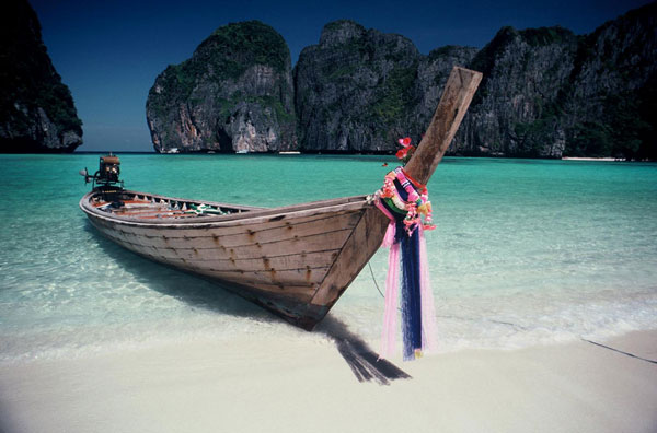 Photo of beach at Koh Phi Phi Island, Thailand by Ron Veto