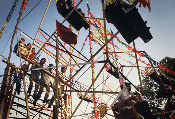 Photo of Ferris wheel in New Delhi, India by Ron Veto /></div>
<p style=